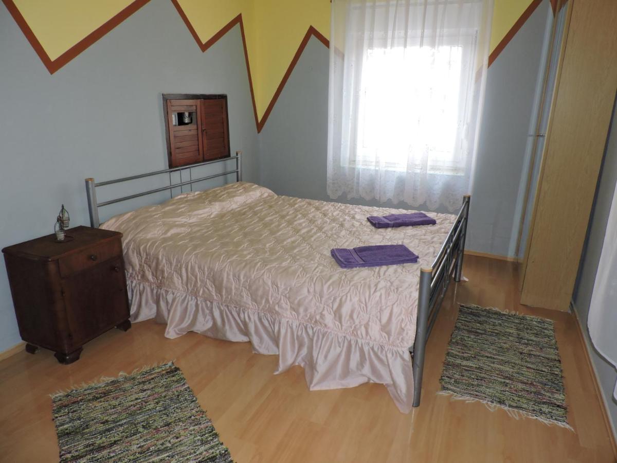 Liza Panzio Bed & Breakfast Mali Idos Bagian luar foto